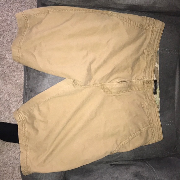 Men’s shorts - Picture 2 of 3
